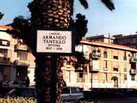 Il largo dedicato al pittore siracusano nel quartiere Acradina vicino la chiesa del Bosco Minniti.